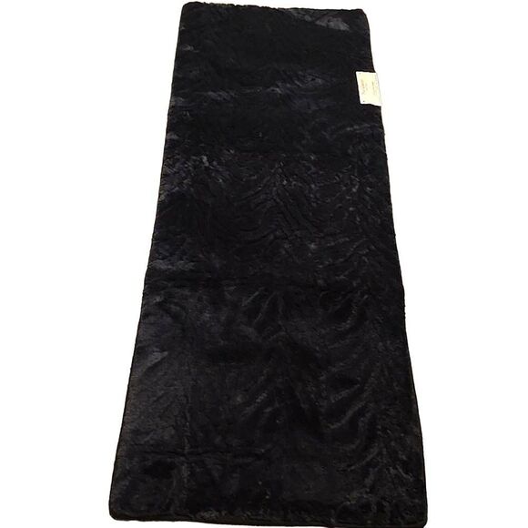 Juicy Couture Home Plush Accent Runner- Black - Picture 9 of 9